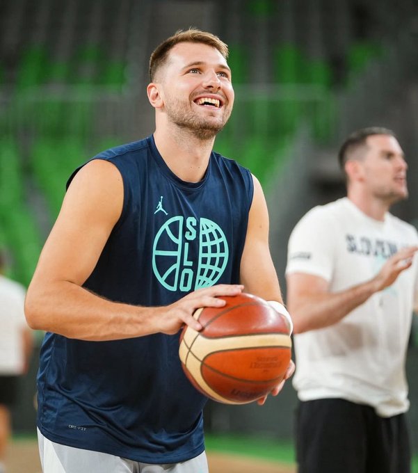 LOL战队名单-斯洛文尼亚男篮主帅：东契奇会出战接下来两场热身赛中的一场